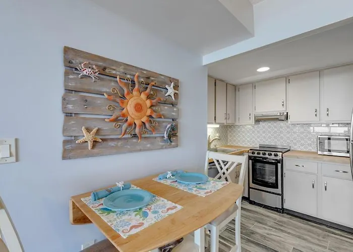 Waterfront With Balcony Ac Tennis Pools & Gym