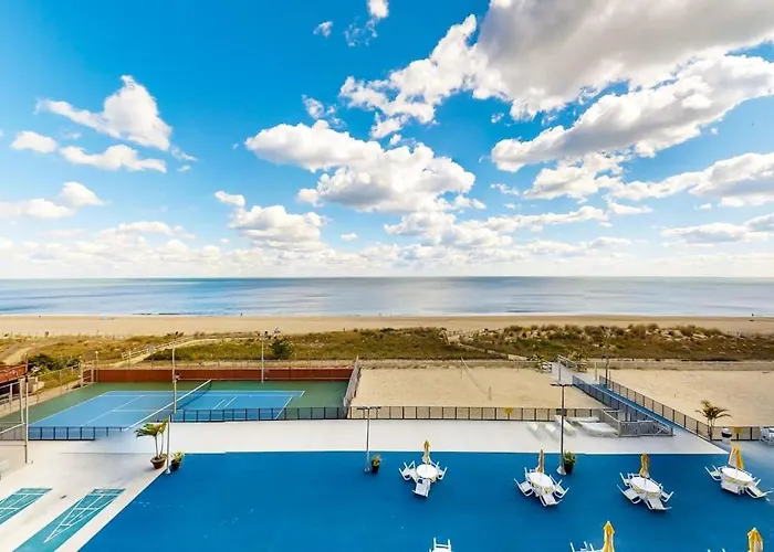 Waterfront With Balcony Ac Tennis Pools & Gym Apartment Ocean Stadt